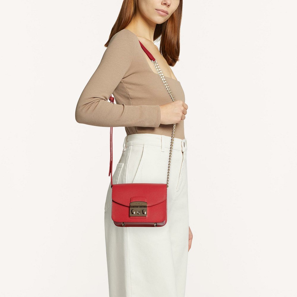 Women's Furla Metropolis Crossbody Bags Red | 9853-YBIUE